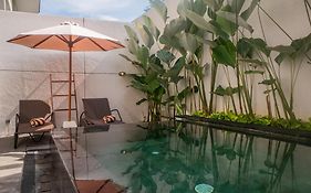 Kayumas Seminyak Resort